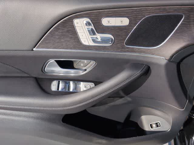 Thumbnail: 2026 Mercedes-Benz GLE - 16