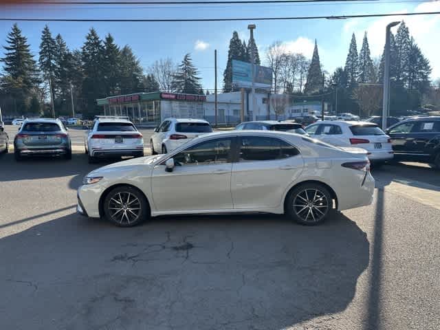 Thumbnail: 2022 Toyota Camry - 8