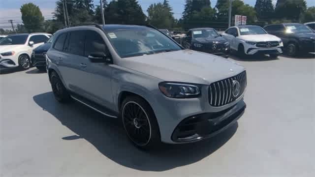 Thumbnail: 2025 Mercedes-Benz GL-Class - 2