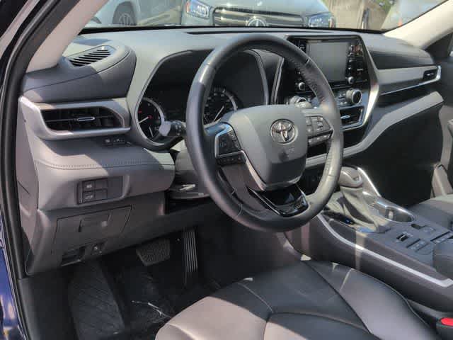 Thumbnail: 2021 Toyota Highlander - 9