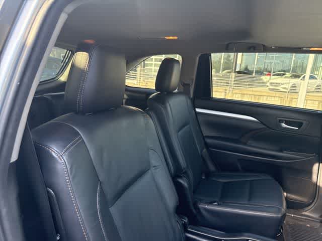 Thumbnail: 2018 Toyota Highlander - 6