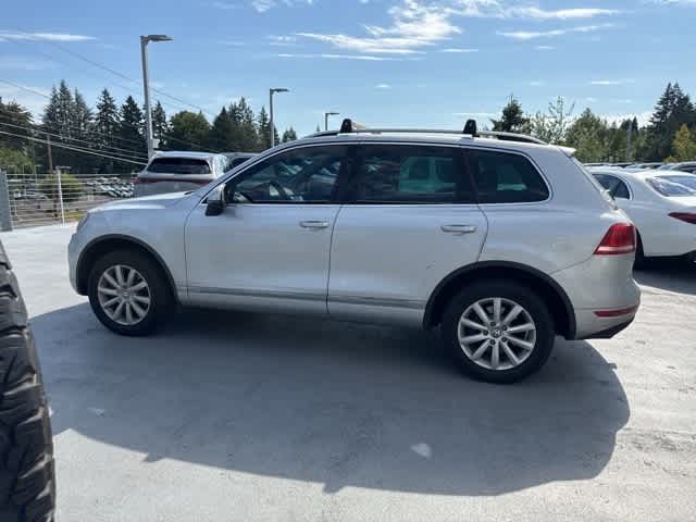 Thumbnail: 2012 Volkswagen Touareg - 8