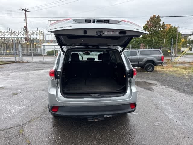 Thumbnail: 2018 Toyota Highlander - 9