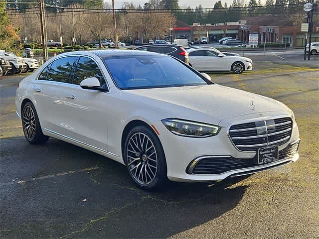 Thumbnail: 2025 Mercedes-Benz S-Class - 3