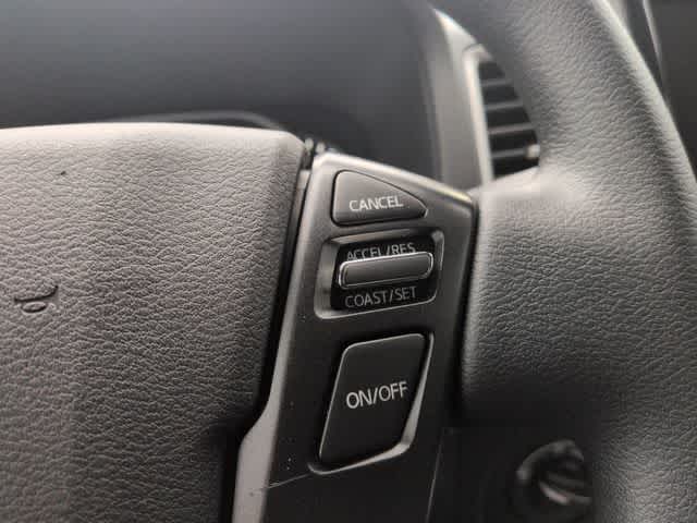 Thumbnail: 2022 Nissan Frontier - 25