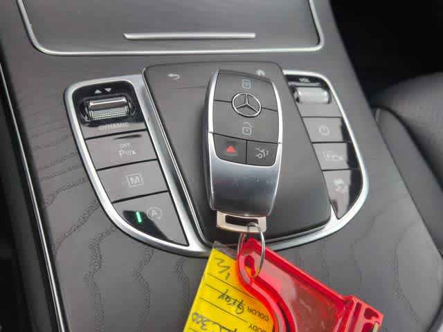 Thumbnail: 2021 Mercedes-Benz GLC - 35