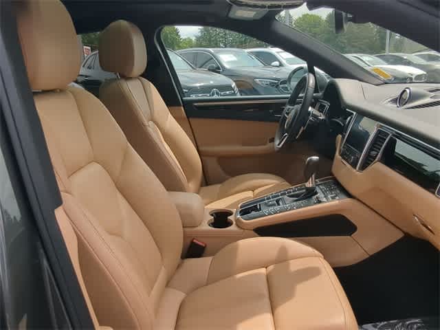 Thumbnail: 2018 Porsche Macan - 24