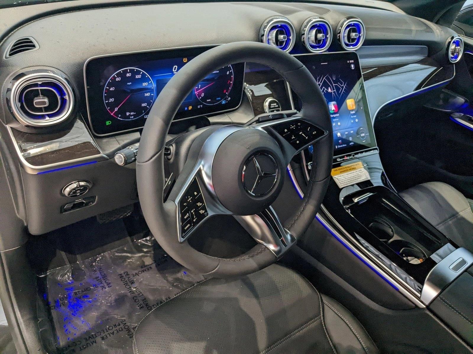 2025 Mercedes Benz GLC 300 4MATIC photo 3