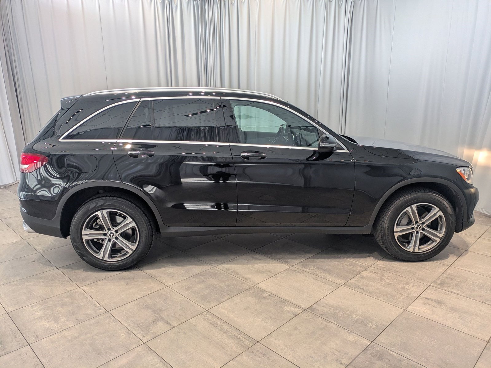 2019 Mercedes Benz GLC 4MATIC photo 3