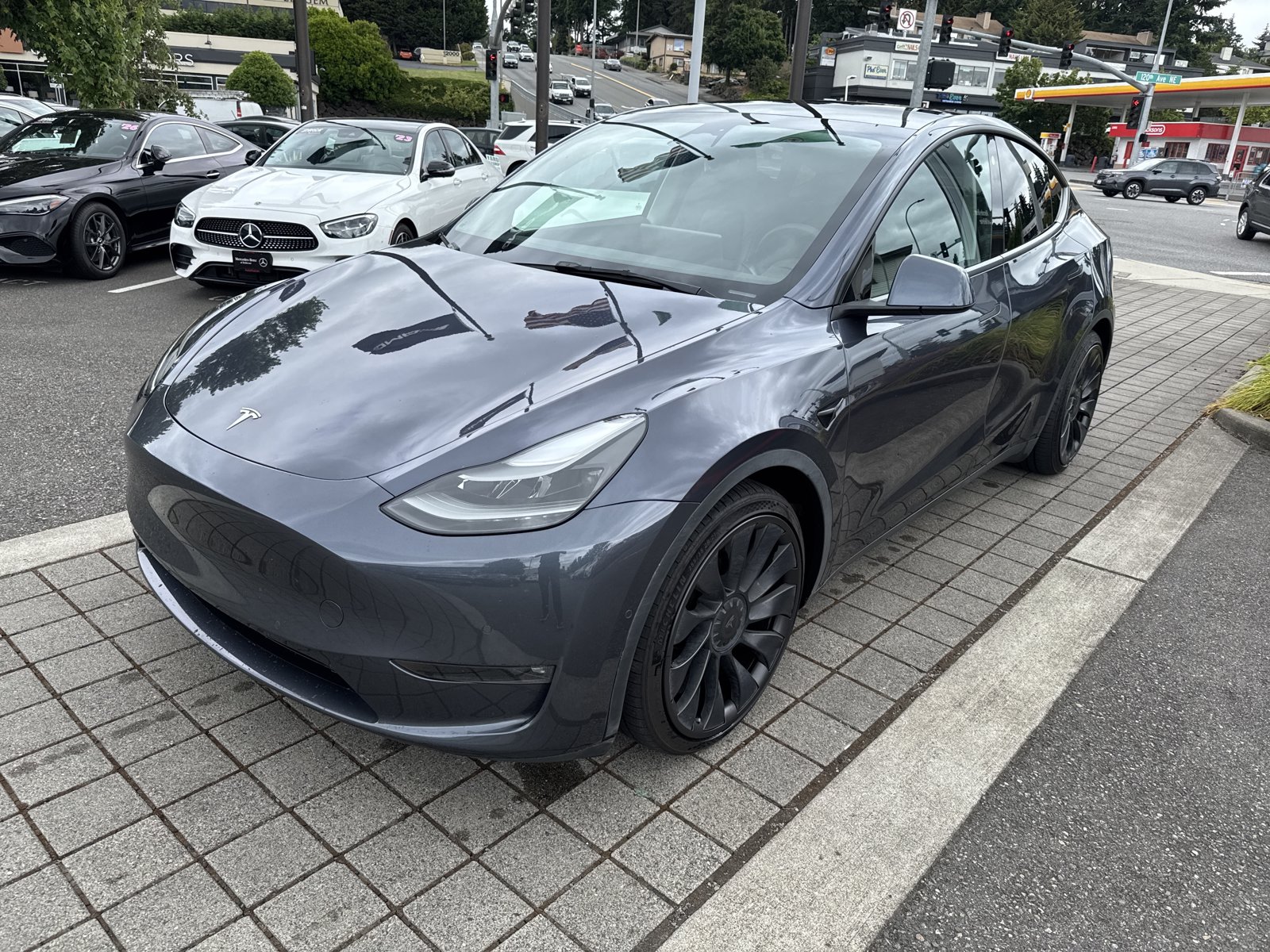 2022 Tesla Model Y Performance Dual Motor All-Wheel Drive's photo