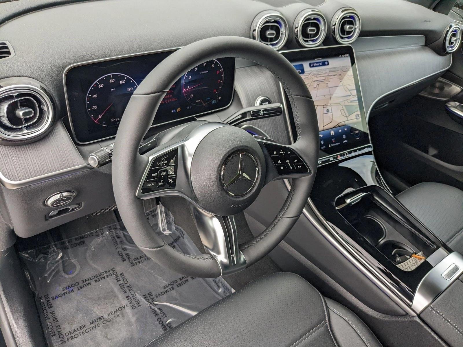 2025 Mercedes Benz GLC 300 4MATIC photo 3
