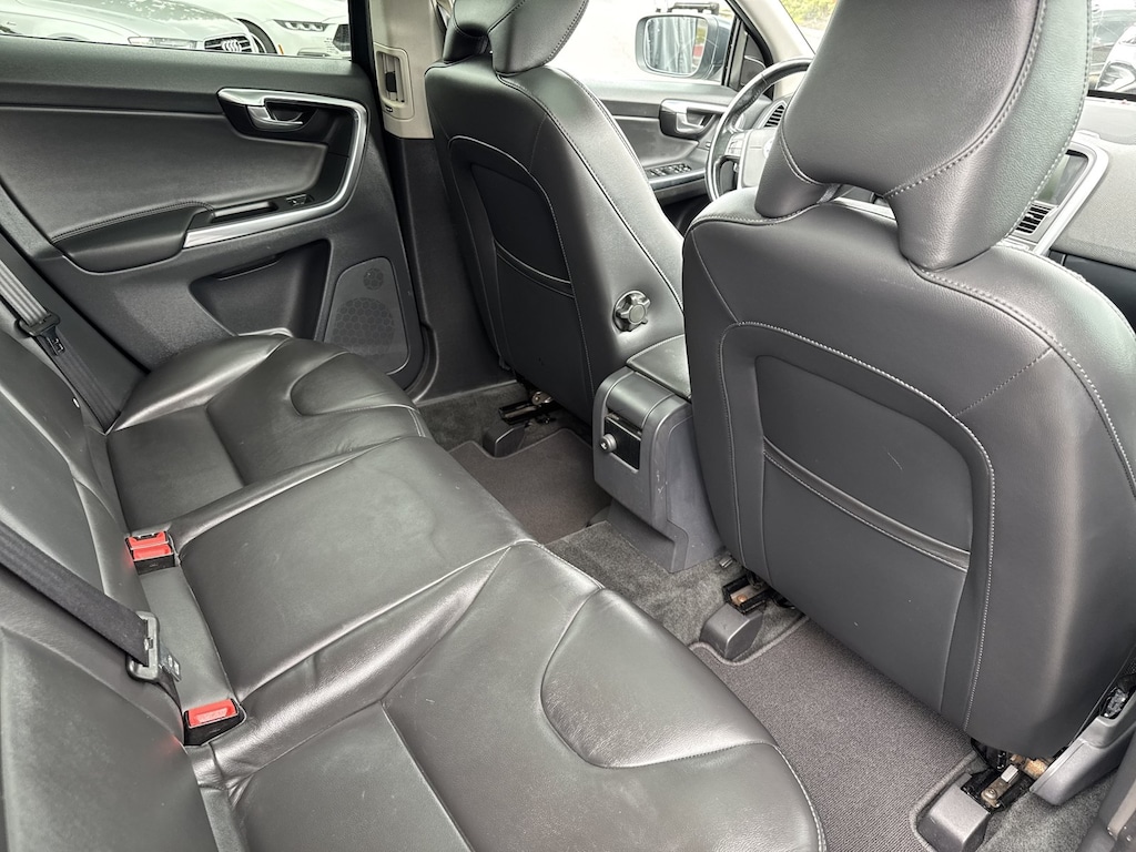 Used 2015 Volvo XC60 T6 Platinum SUV