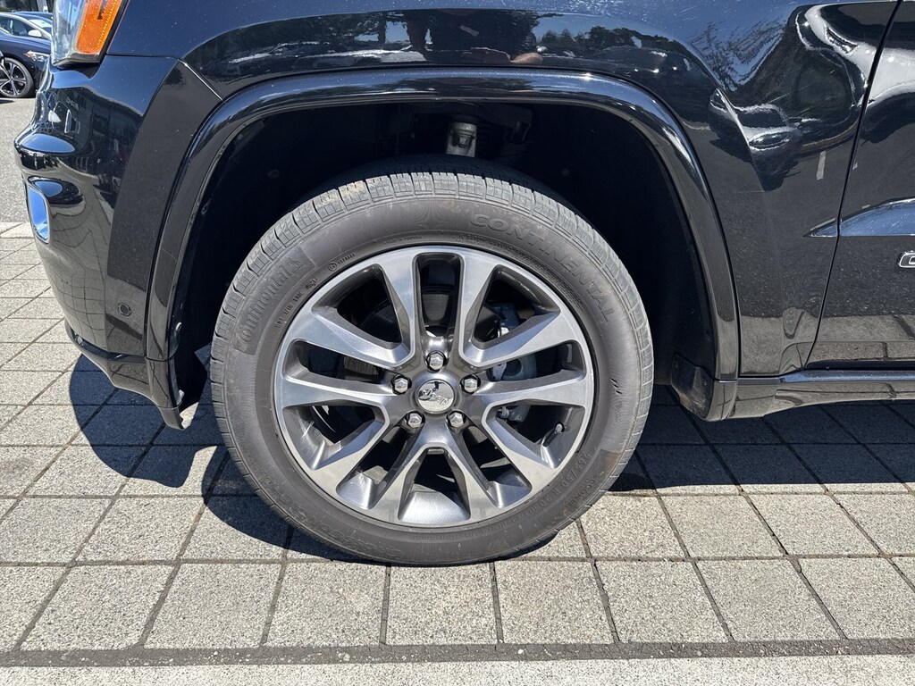 Used 2017 Jeep Grand Cherokee Overland 4x4 SUV