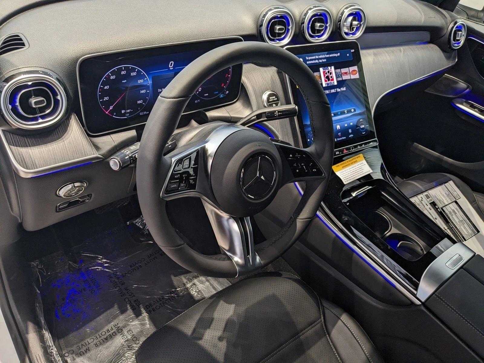 2025 Mercedes Benz GLC 300 4MATIC photo 2