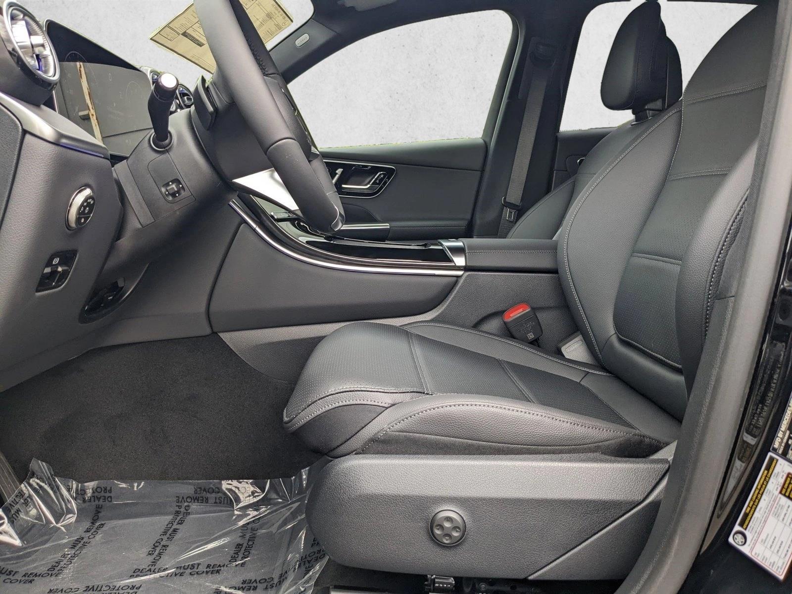 2025 Mercedes Benz GLC 300 4MATIC photo 3