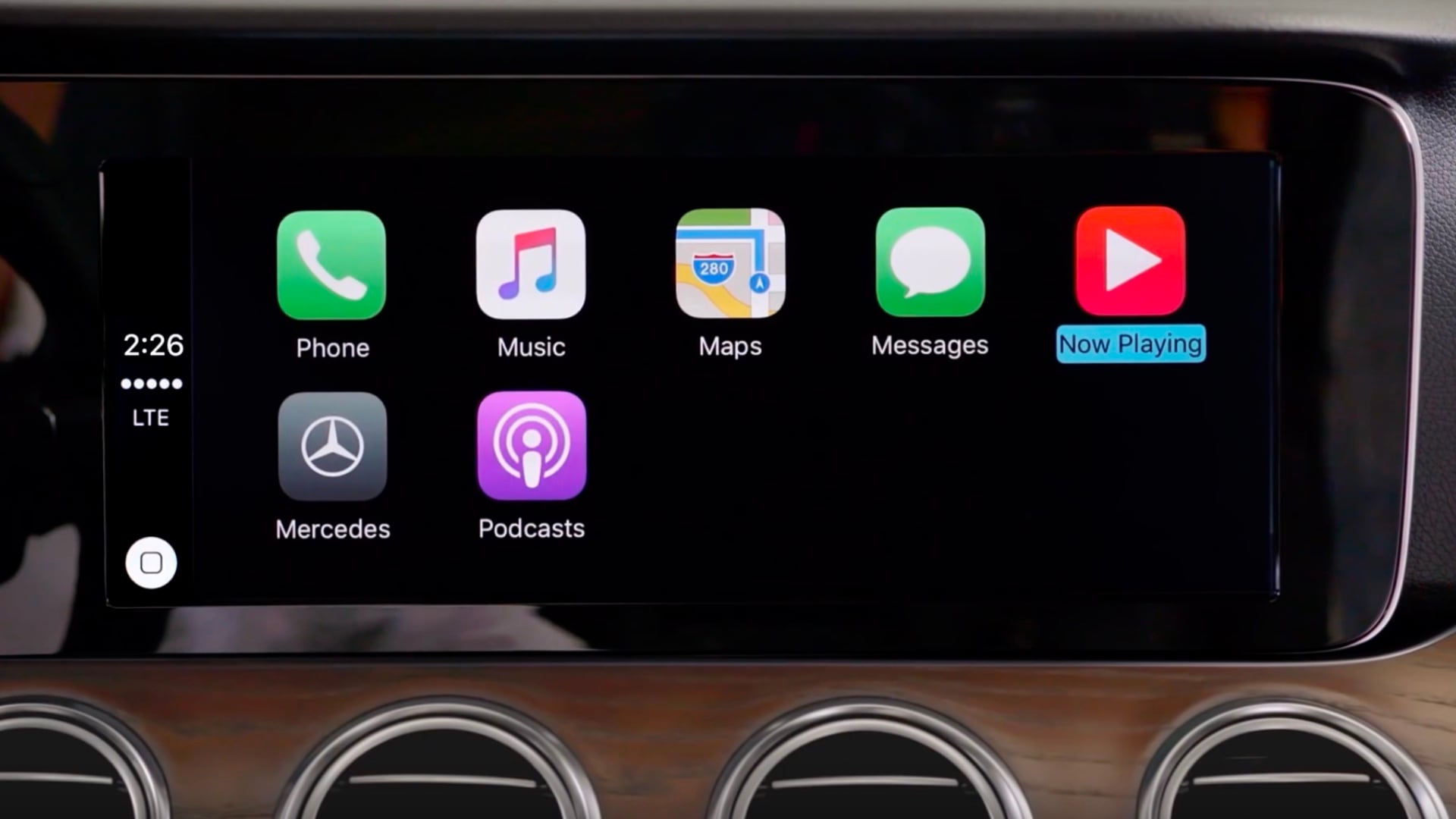 Mercedes-Benz Apple CarPlay interface