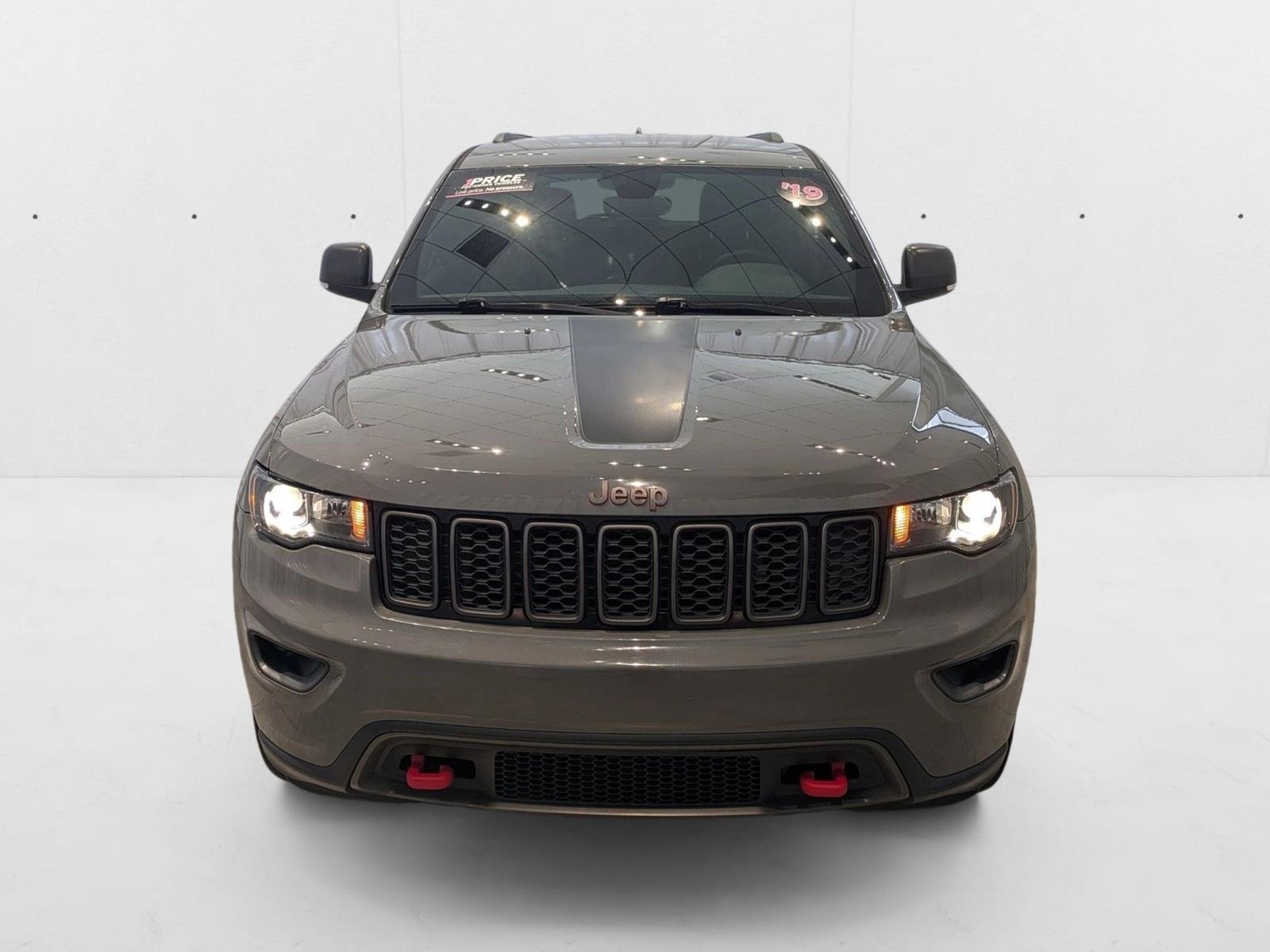 2019 Jeep Grand Cherokee Trailhawk photo 2