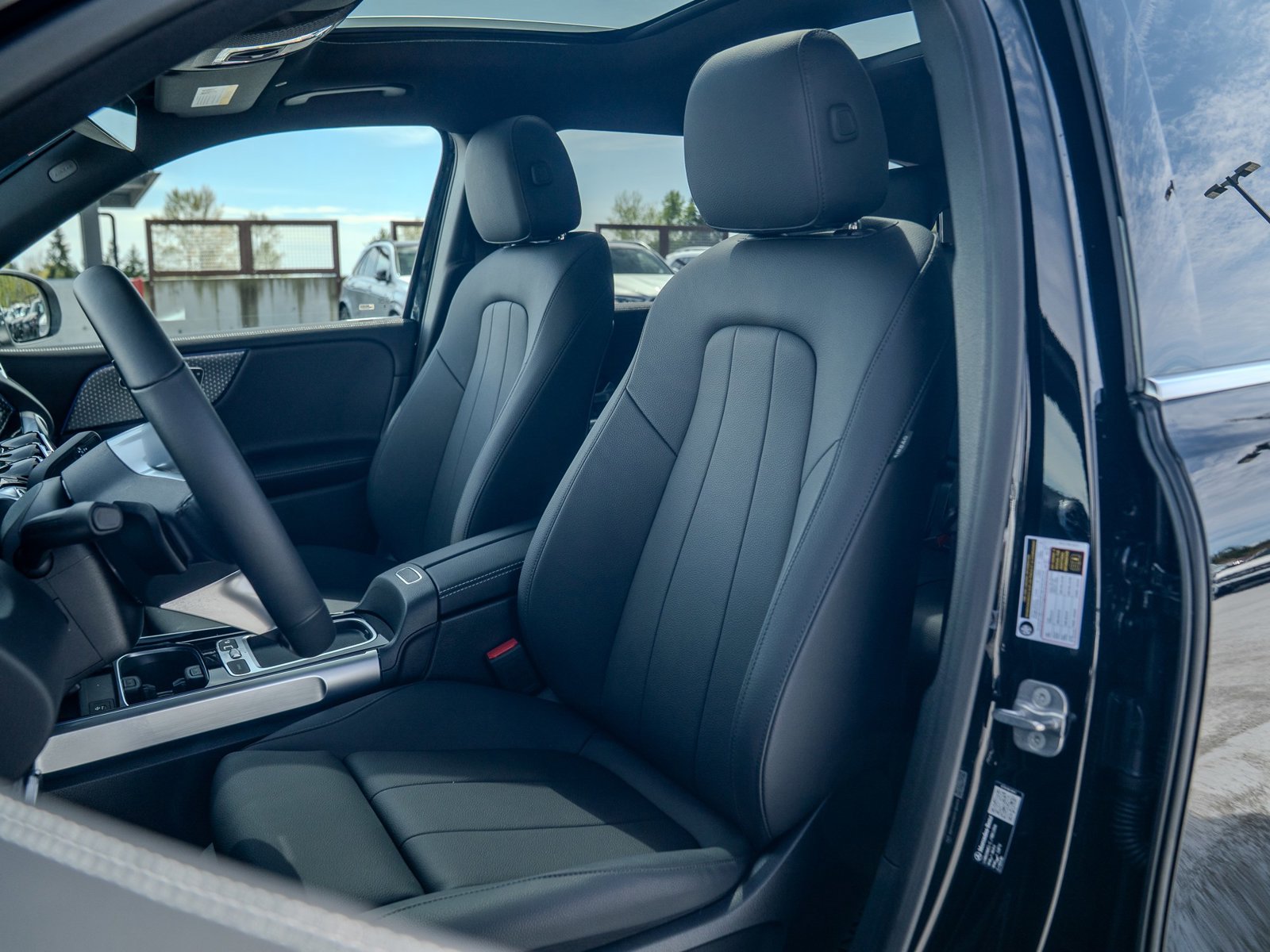 2026 Mercedes-Benz GLB GLB 250 - Photo 17