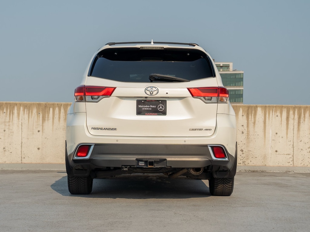 Used 2017 Toyota Highlander Limited V6 SUV