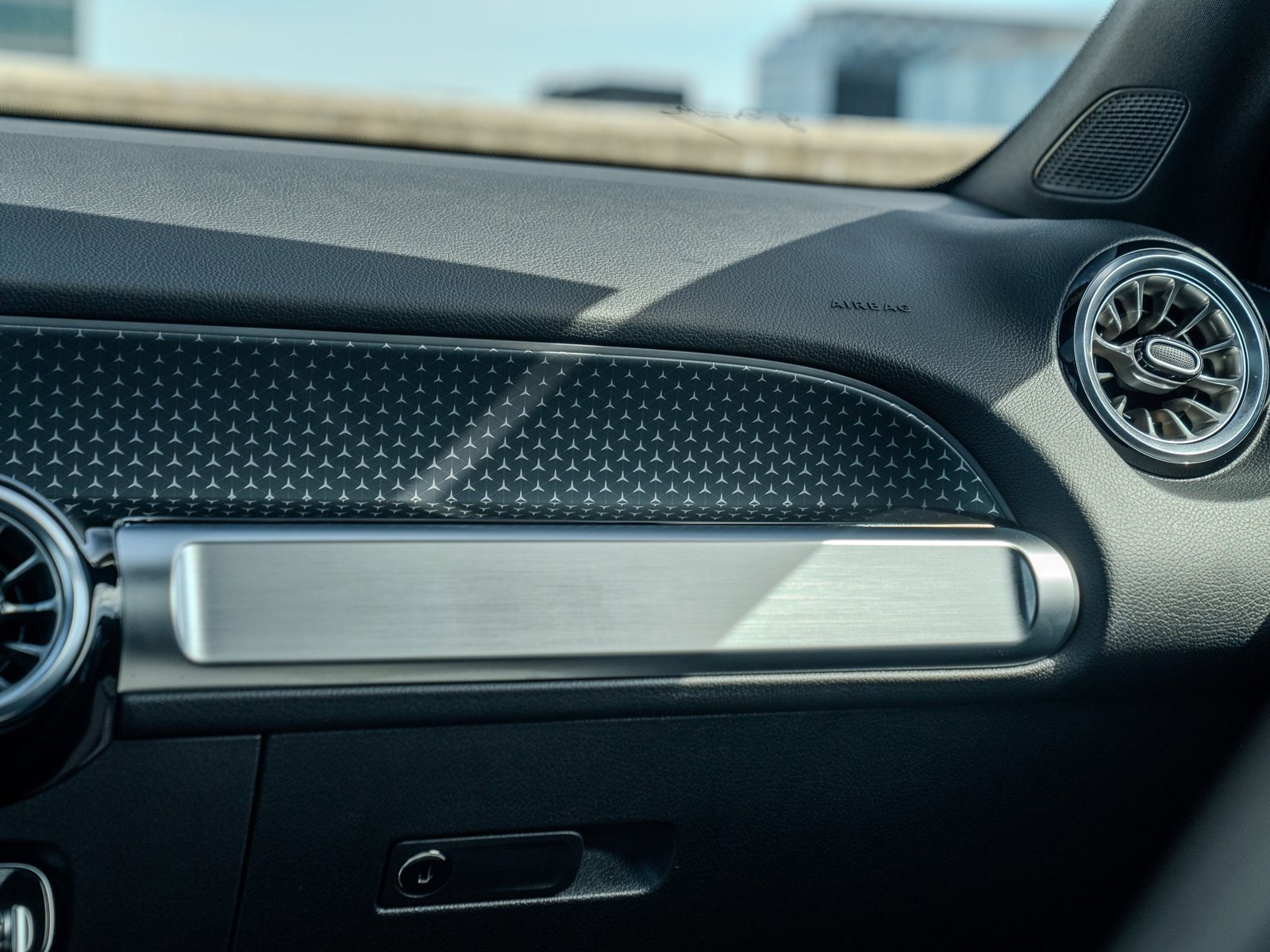 2026 Mercedes-Benz GLB GLB 250 - Photo 23