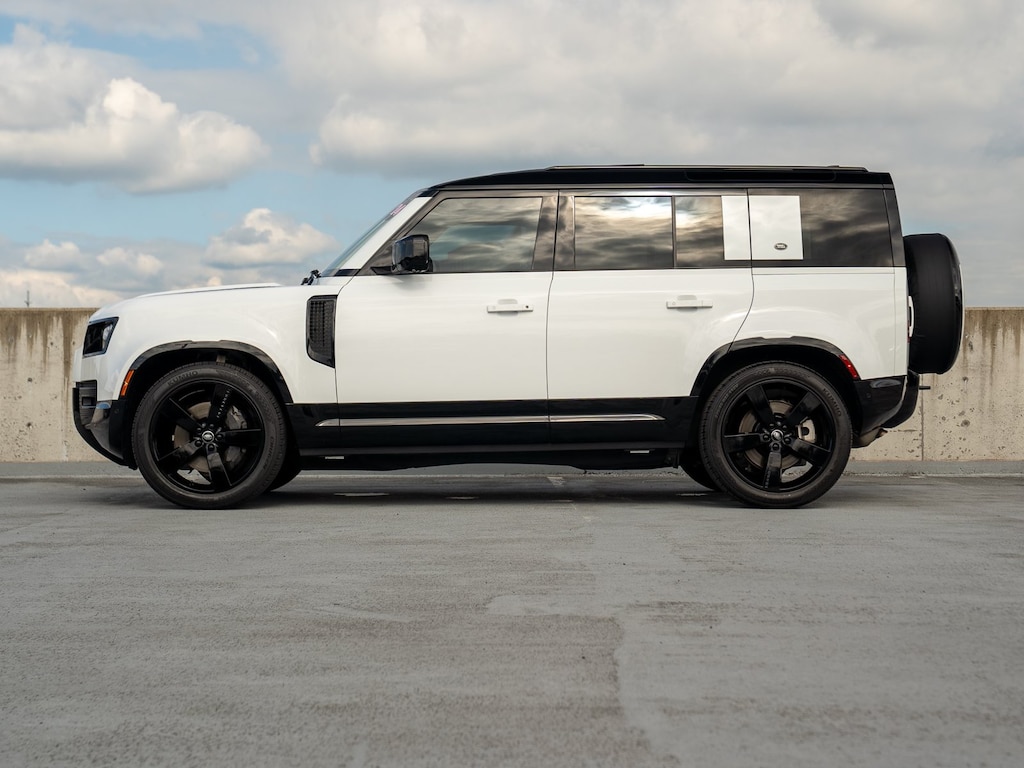 Used 2024 Land Rover Defender X-Dynamic SE SUV
