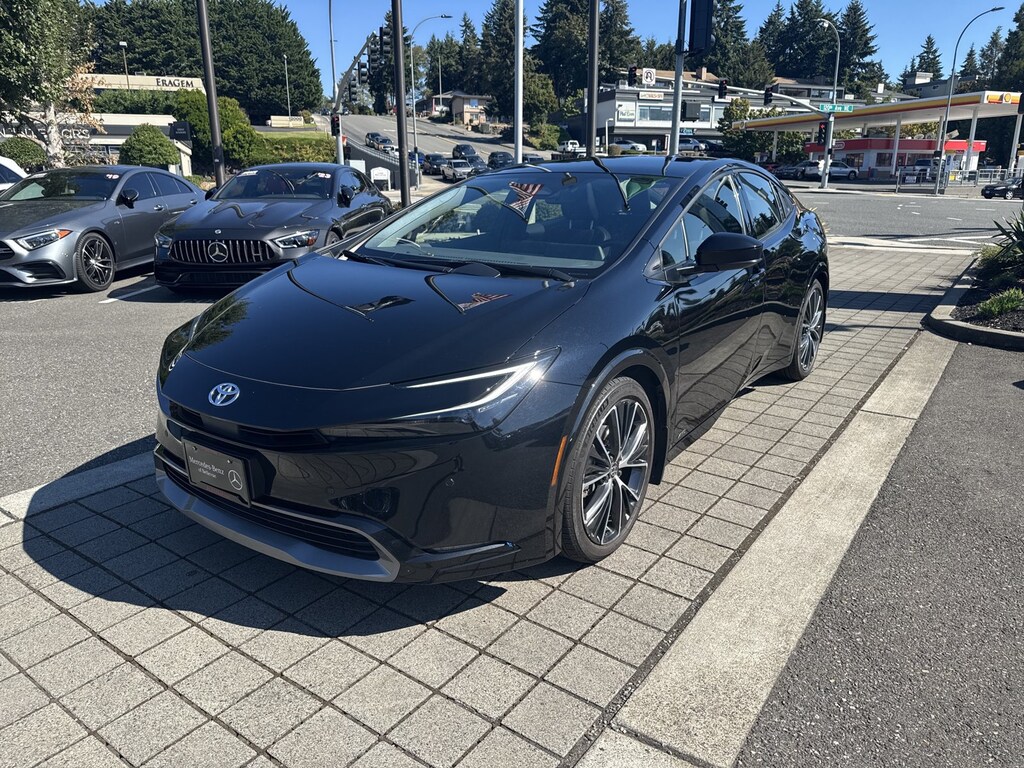 Used 2024 Toyota Prius LE Hatchback