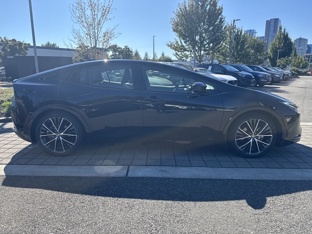Used 2024 Toyota Prius LE Hatchback