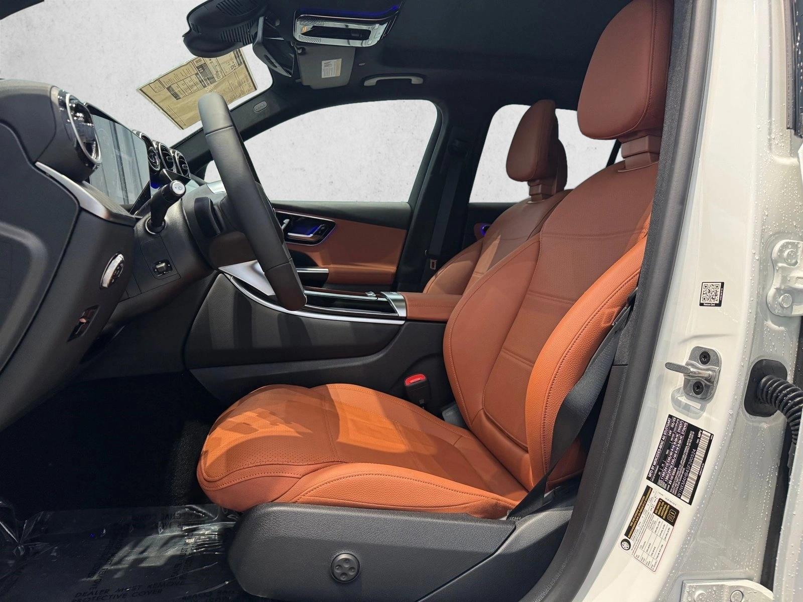 2025 Mercedes Benz GLC 300 4MATIC photo 3