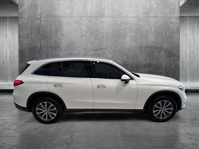 2024 Mercedes Benz GLC 300 4MATIC photo 4