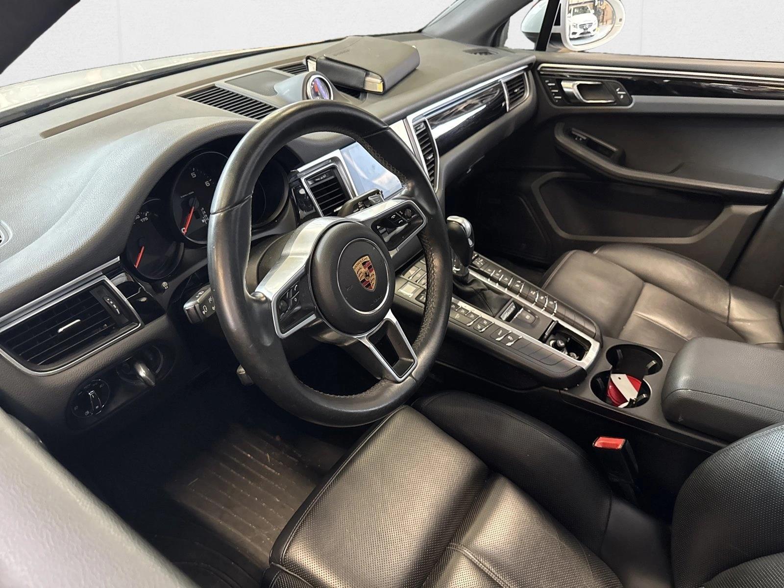 2018 Porsche Macan photo 3