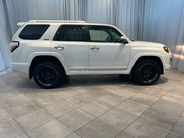 2018 Toyota 4Runner Limited photo 2