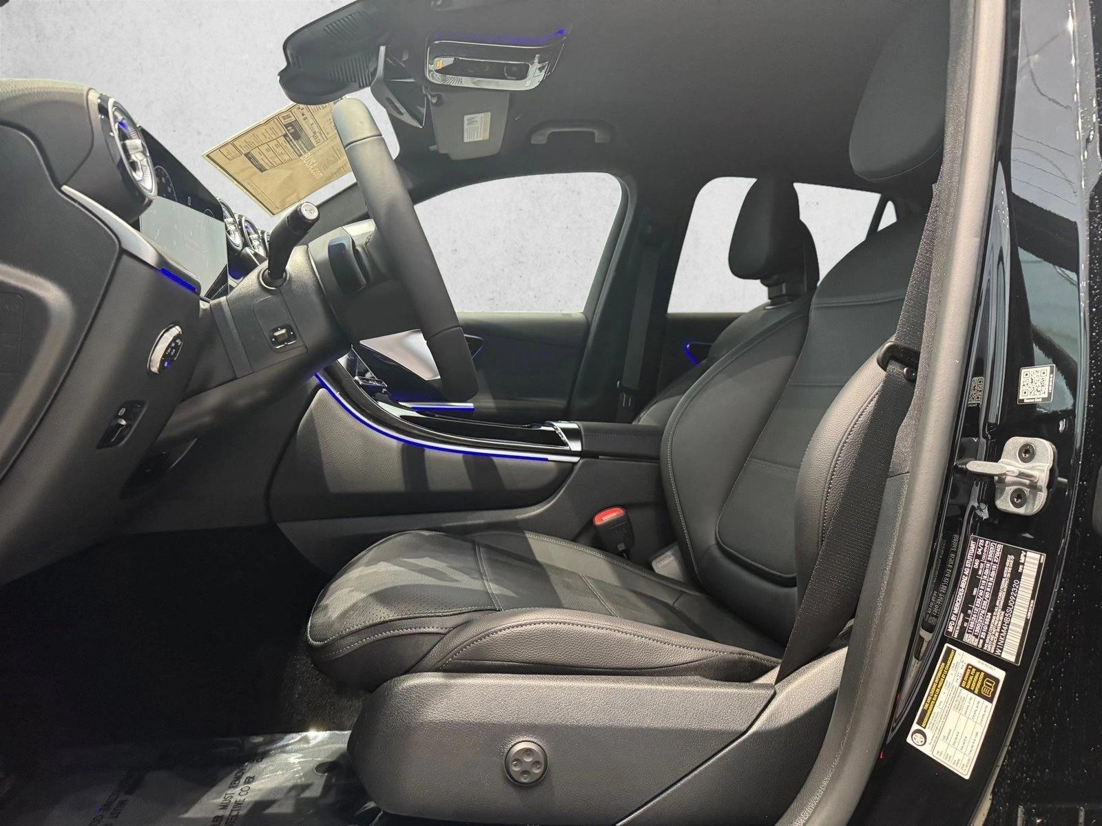 2025 Mercedes Benz GLC 300 4MATIC photo 4