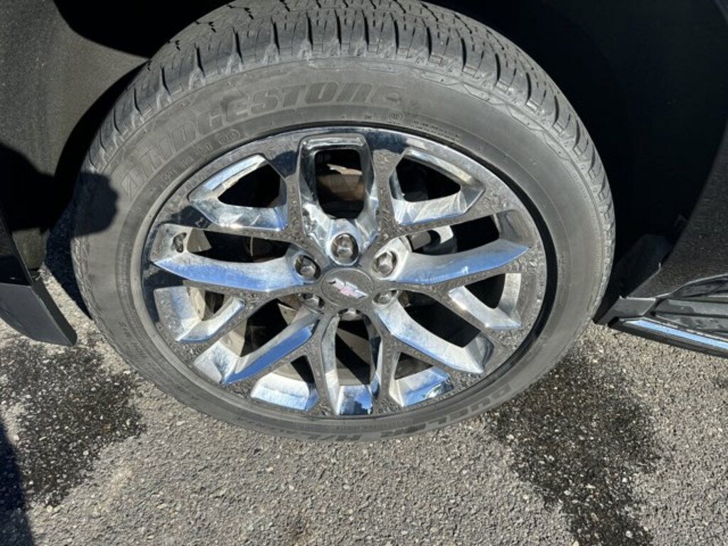 Used 2018 Chevrolet Suburban For Sale at AutoNation Honda Renton VIN 1GNSKJKC7JR272677