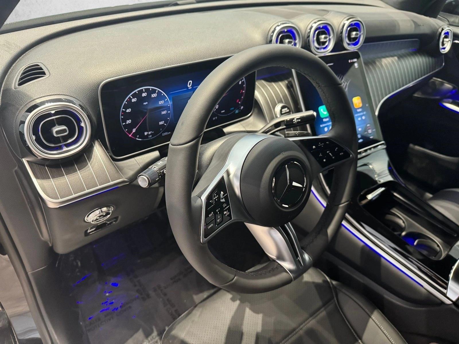 2025 Mercedes Benz GLC 300 4MATIC photo 3