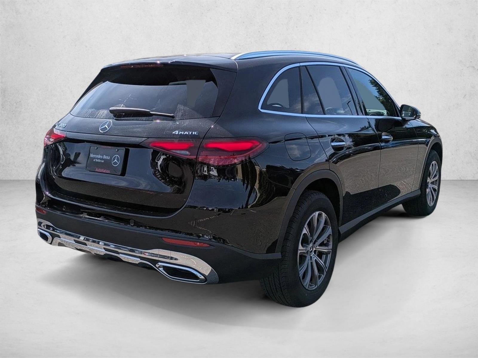 2025 Mercedes Benz GLC 300 4MATIC photo 2