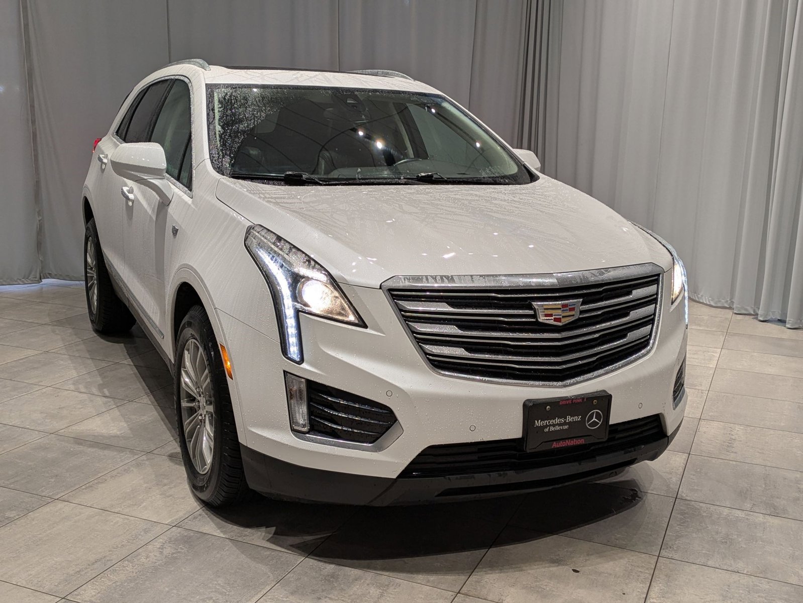 2018 Cadillac XT5 Luxury photo 2