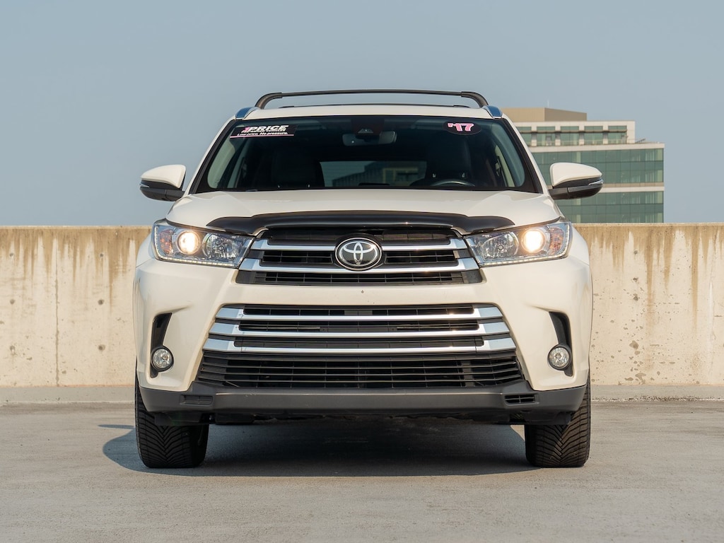 Used 2017 Toyota Highlander Limited V6 SUV