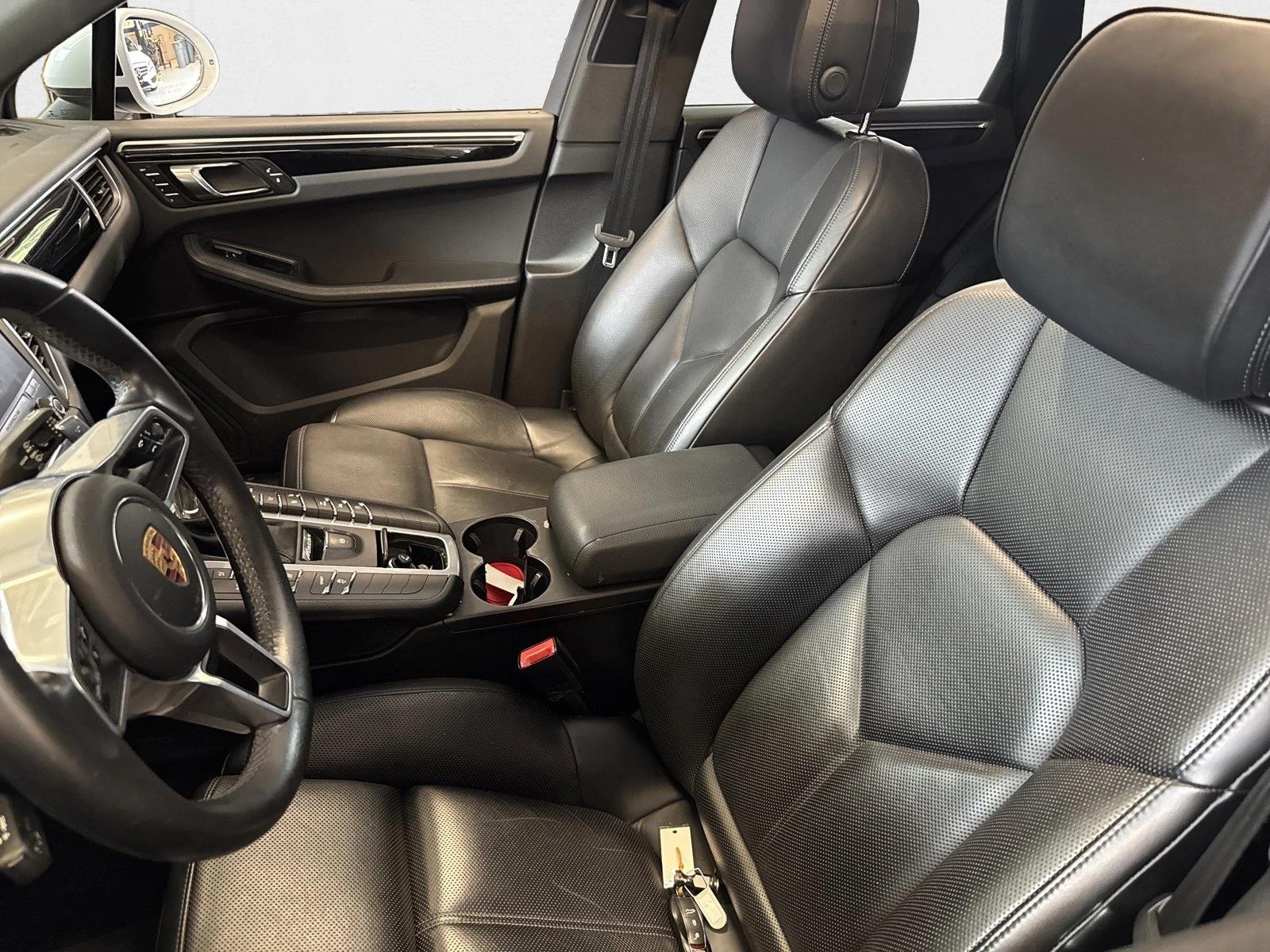 2018 Porsche Macan photo 2