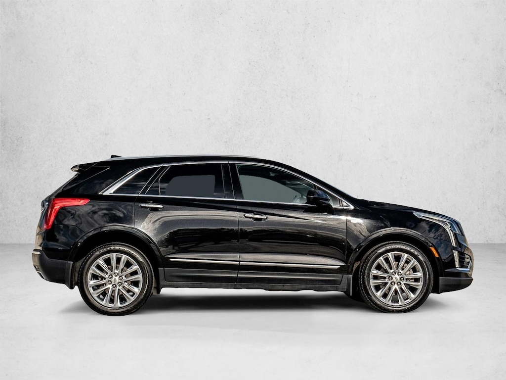 Used 2017 CADILLAC XT5 Platinum SUV