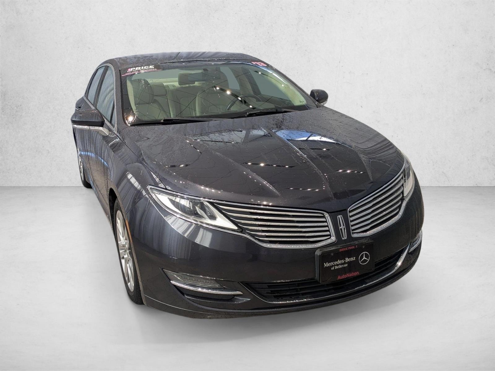 2013 Lincoln MKZ Base photo 3