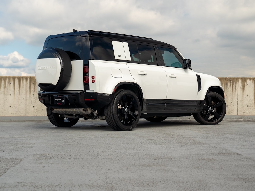 Used 2024 Land Rover Defender X-Dynamic SE SUV