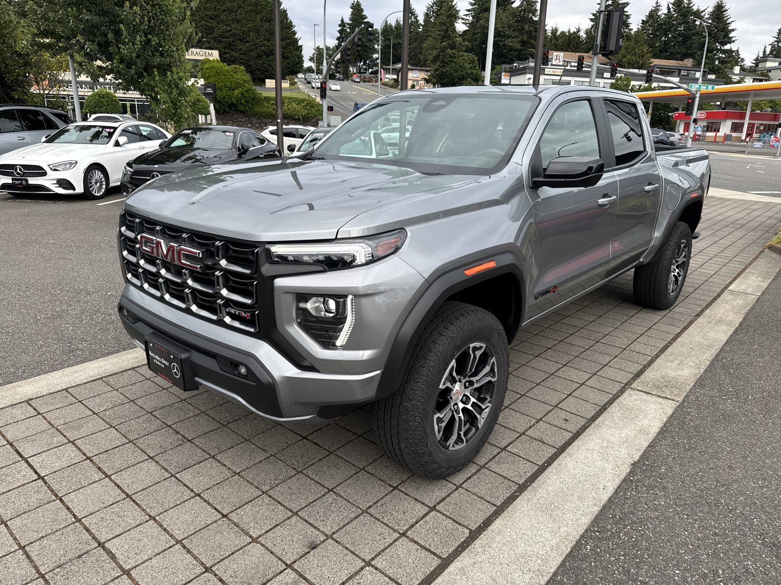2023 GMC Canyon 4WD AT4 Crew Cab Short Box's photo