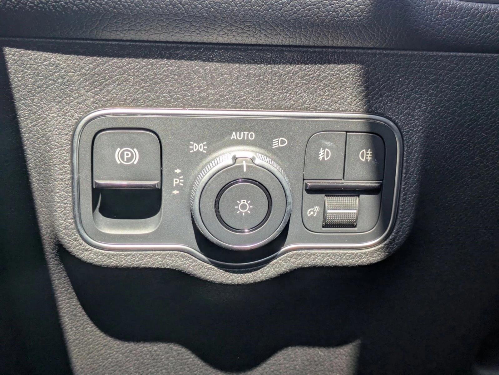 2026 Mercedes-Benz GLB GLB 250 - Photo 14