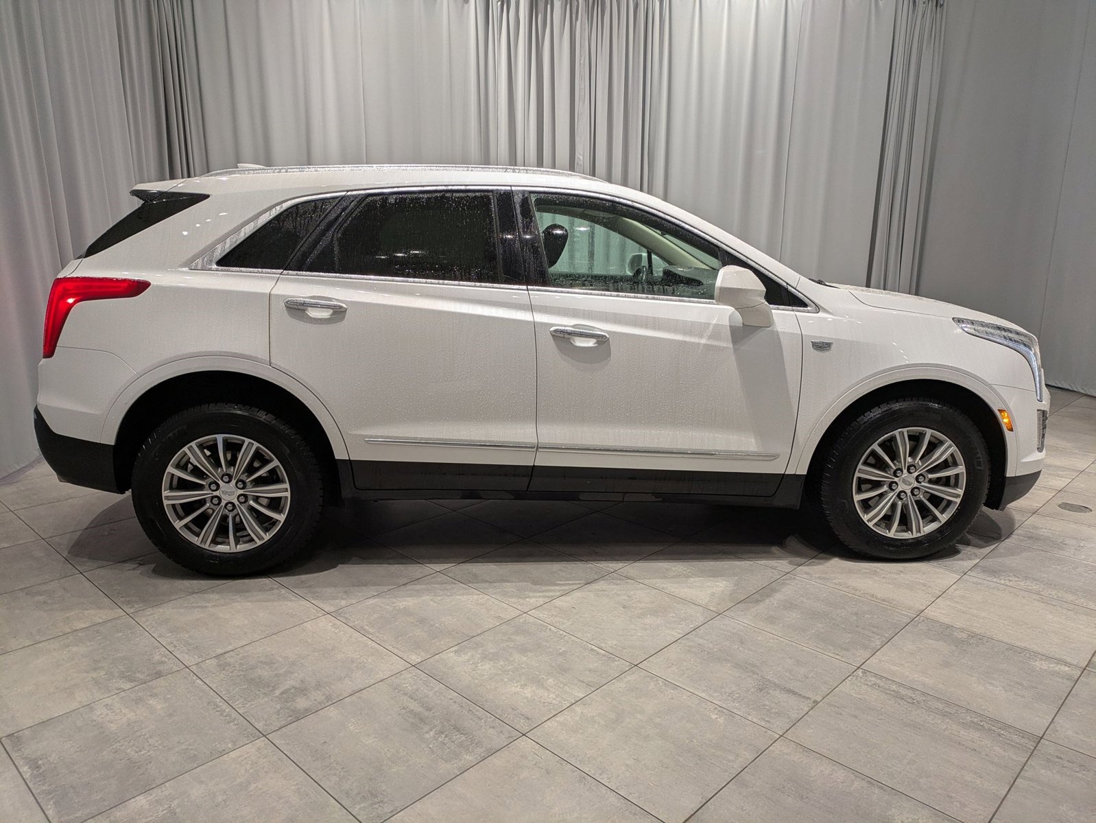 2018 Cadillac XT5 Luxury photo 3