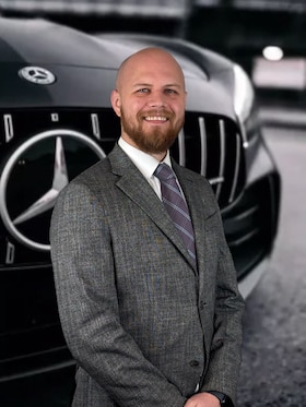 Staff member Nick Hornsby from ID_7143e003e67b