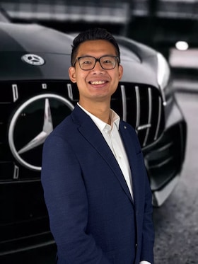 Staff member Johnny Xu from ID_7143e003e67b