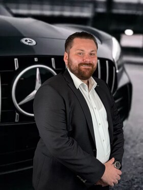 Staff member Andrew Petrisor from ID_7143e003e67b