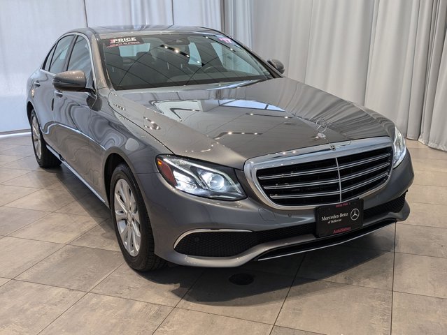 2017 Mercedes Benz E 400 4MATIC photo 3