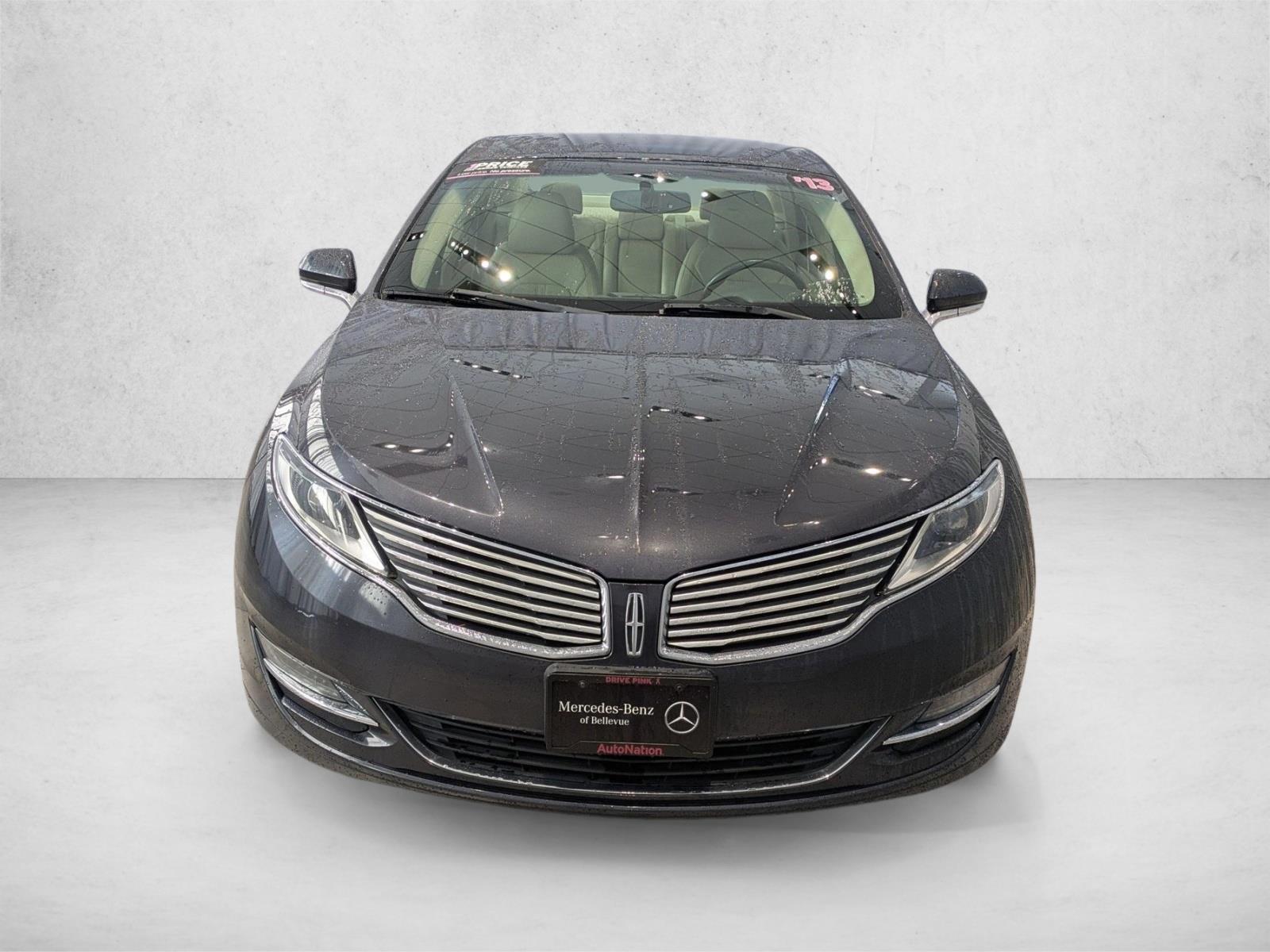2013 Lincoln MKZ Base photo 2