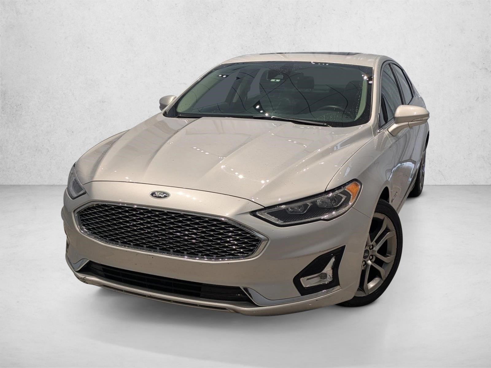 2019 Ford Fusion Hybrid Titanium's photo